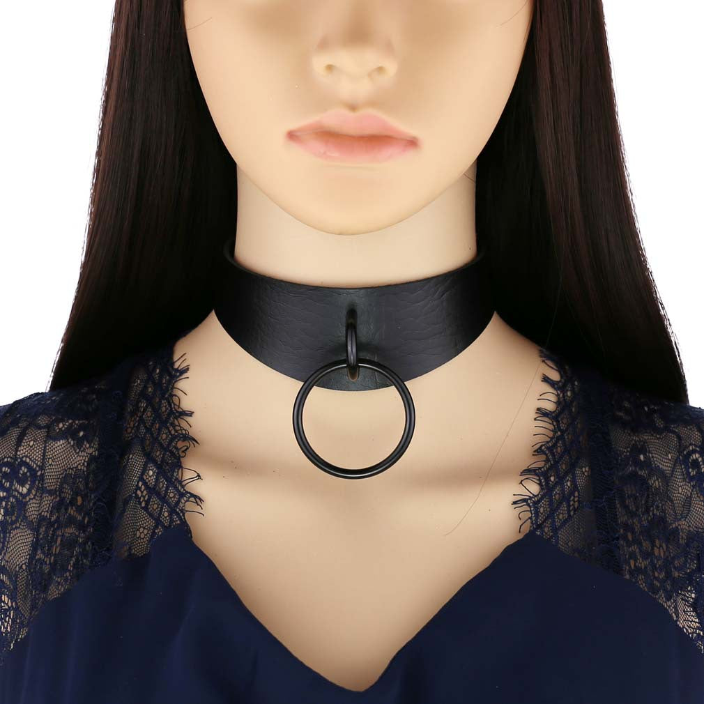 Curve Round Ring Choker